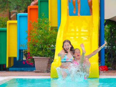 campingrivablu nl juni-vakantie-in-vakantiepark-aan-het-gardameer 021