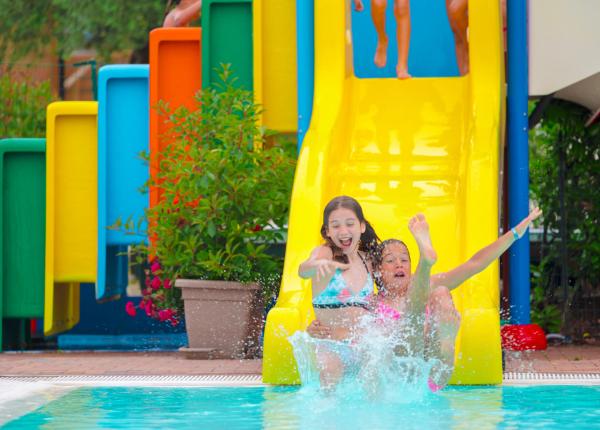 campingrivablu nl juni-vakantie-in-vakantiepark-aan-het-gardameer 016