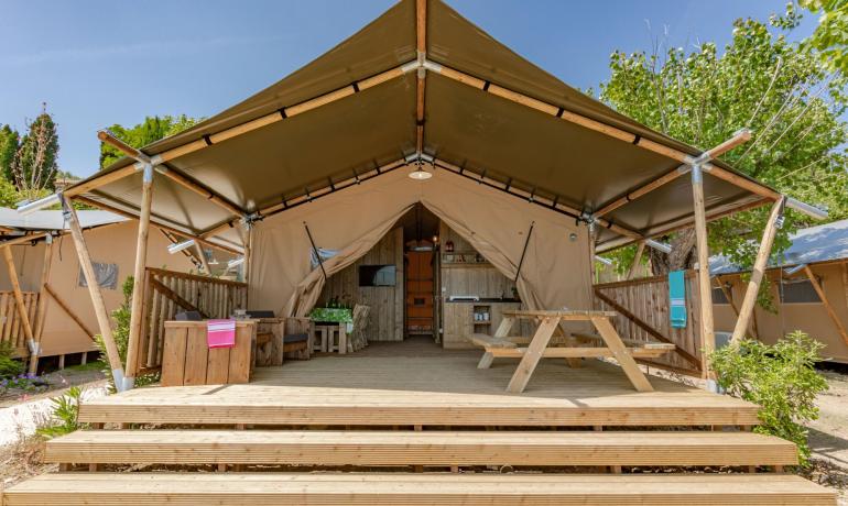 campingrivablu de juli-angebot-im-sunshine-lake-tent 022