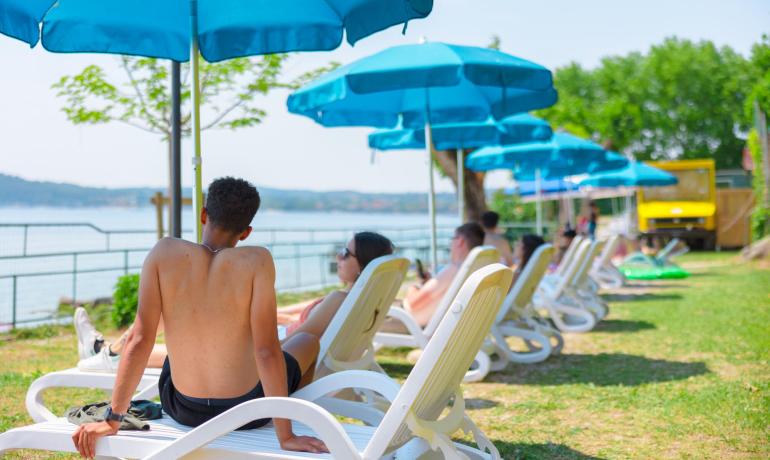 campingrivablu it speciale-fine-scuola-in-villaggio-sul-lago-di-garda-con-spiaggia-e-pulizie-incluse 024